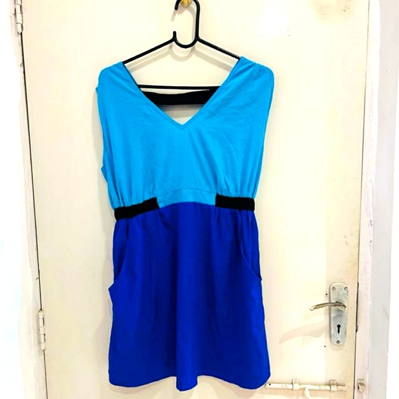 Blue maternity top